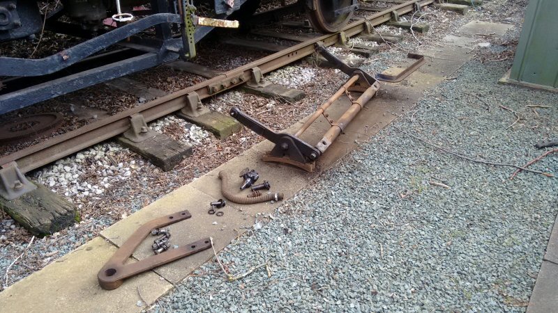 Class 104: Brakegear removed from 50528 to facilitate the removal of the vacuum cylinder